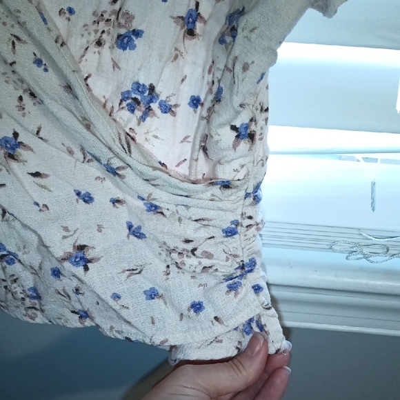 Astr Cream and Blue Puff Sleeve Wrap Blouse - Picture 3 of 8